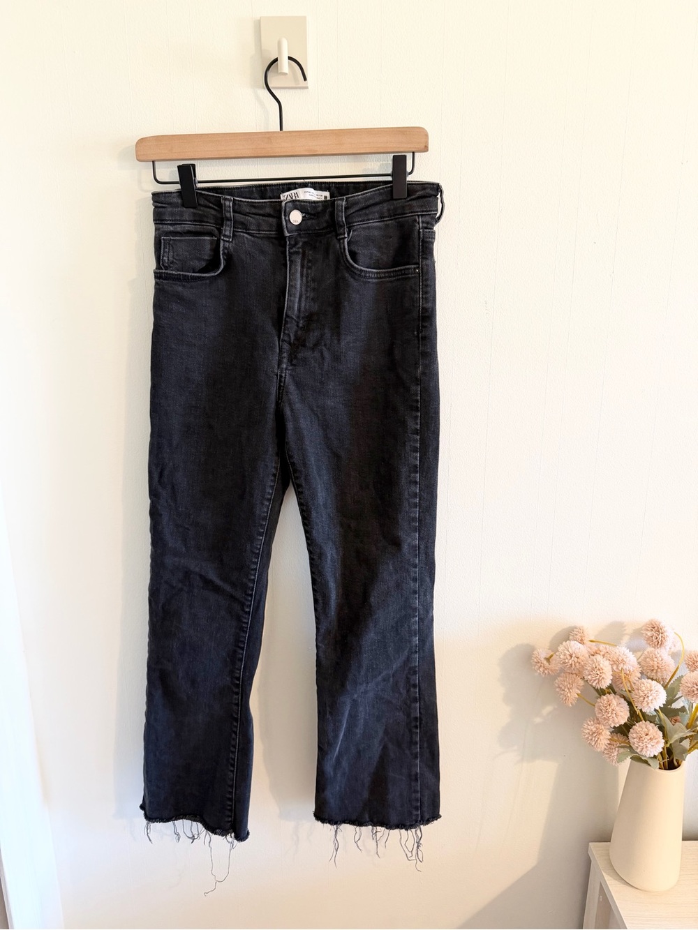 Zara Black High-Rise Straight Jeans - Women's Size 4